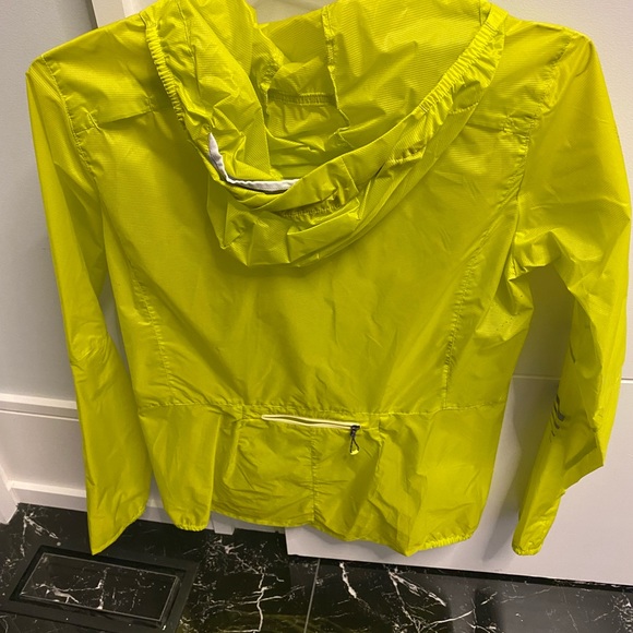 Salomon brand new windbreaker - Picture 3 of 4